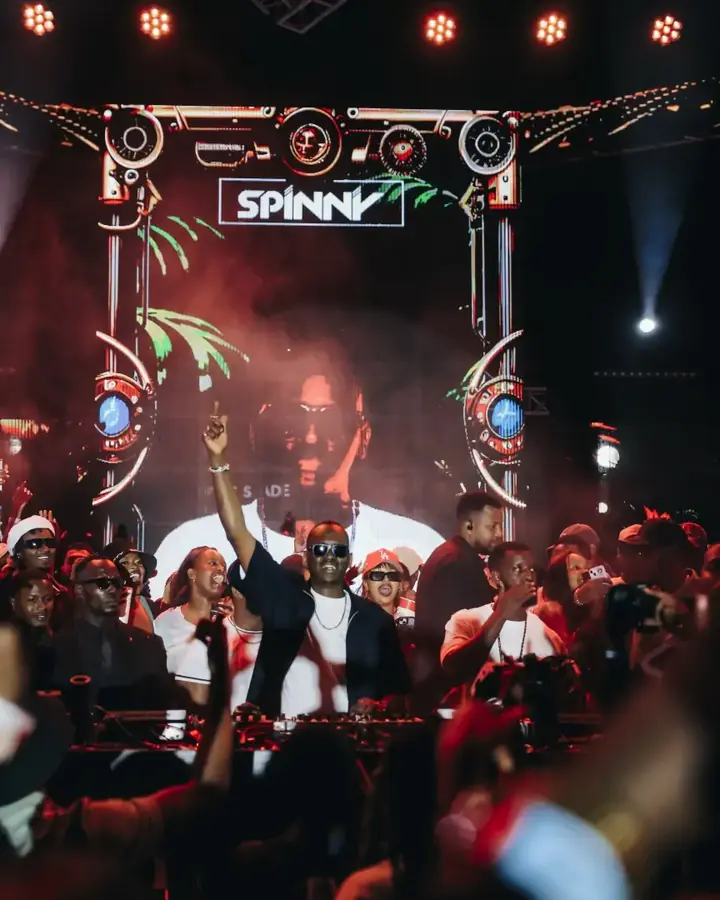The Spinny sign, Spinny and Friends Kigali